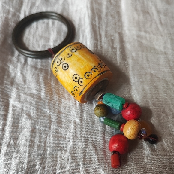 Set of 4 Four Beaded Beads Napkin Holders Rings Carved Resin Lucite Vintage EUC - Picture 4 of 8